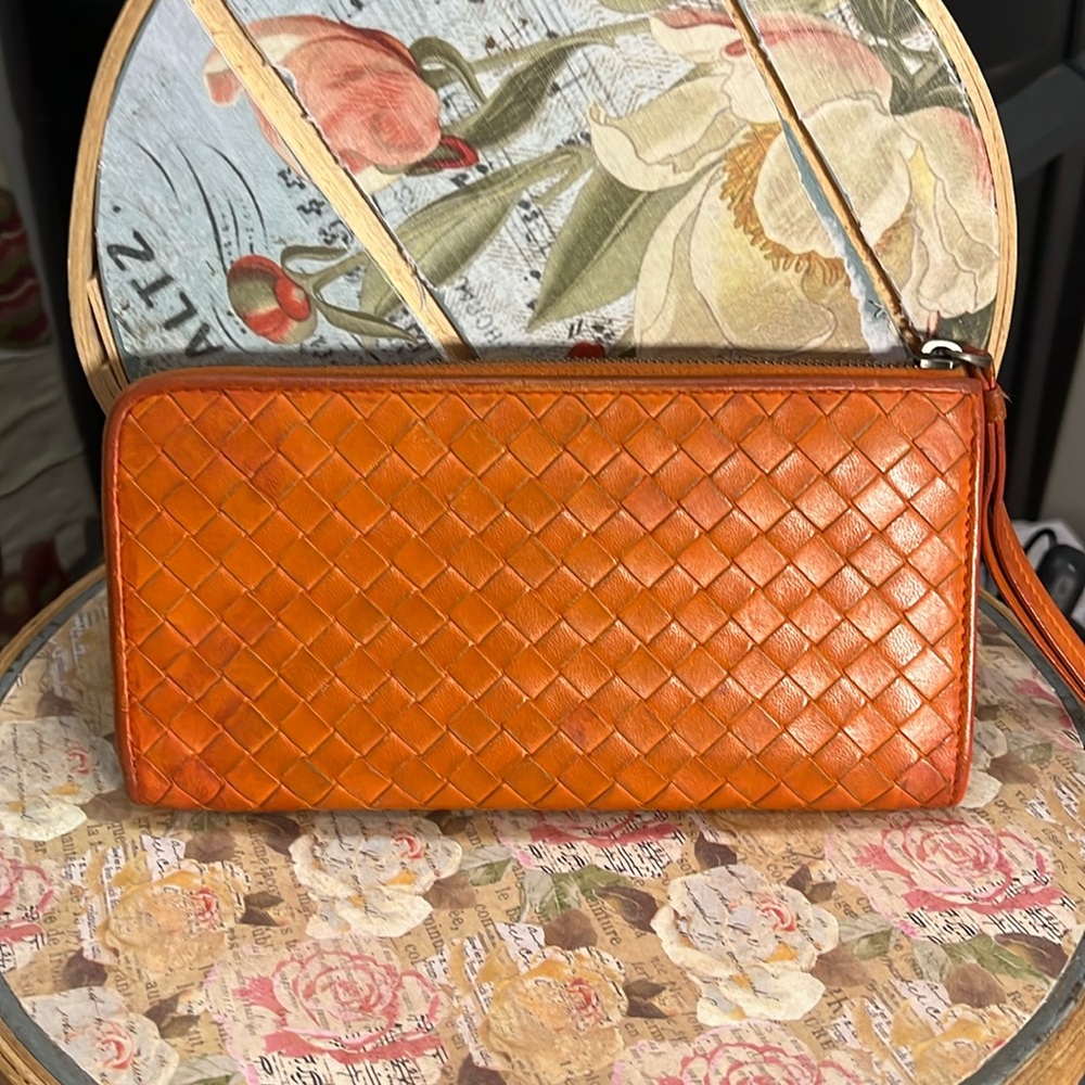 BOTTEGA VENETA Intrecciato Leather Orange Round Zipper Long Wallet